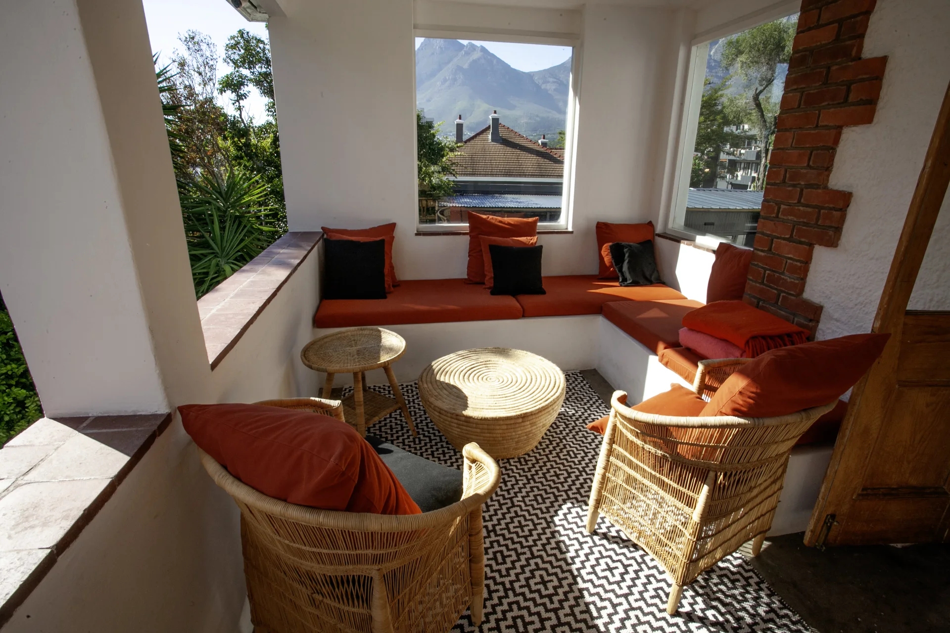 House Awe - InAweStays, Gardens, Cape Town