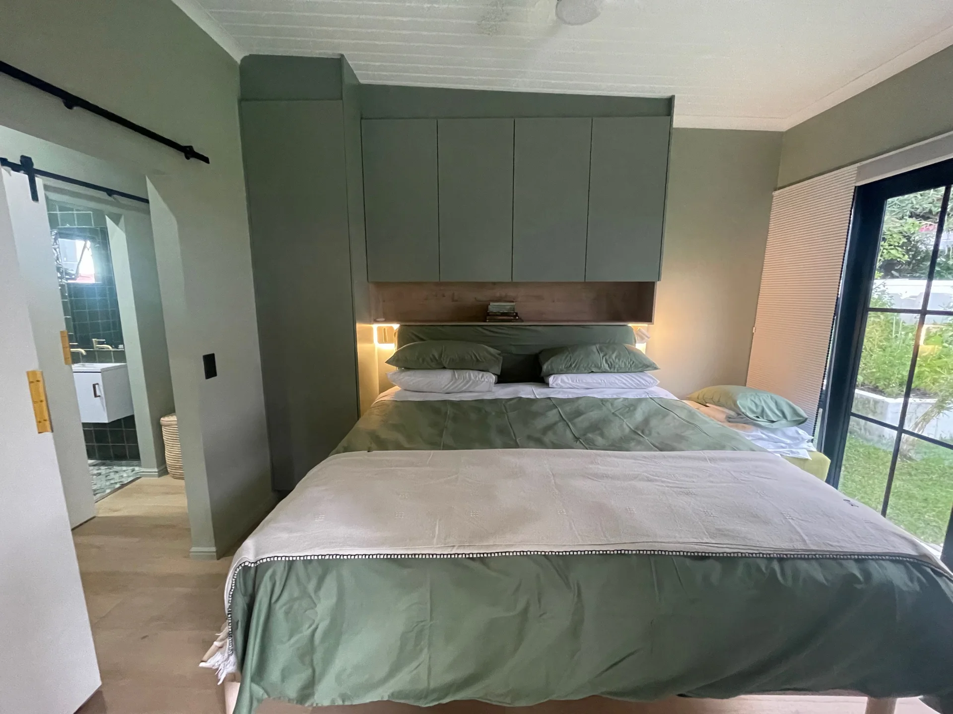 House Awe - InAweStays, Gardens, Cape Town